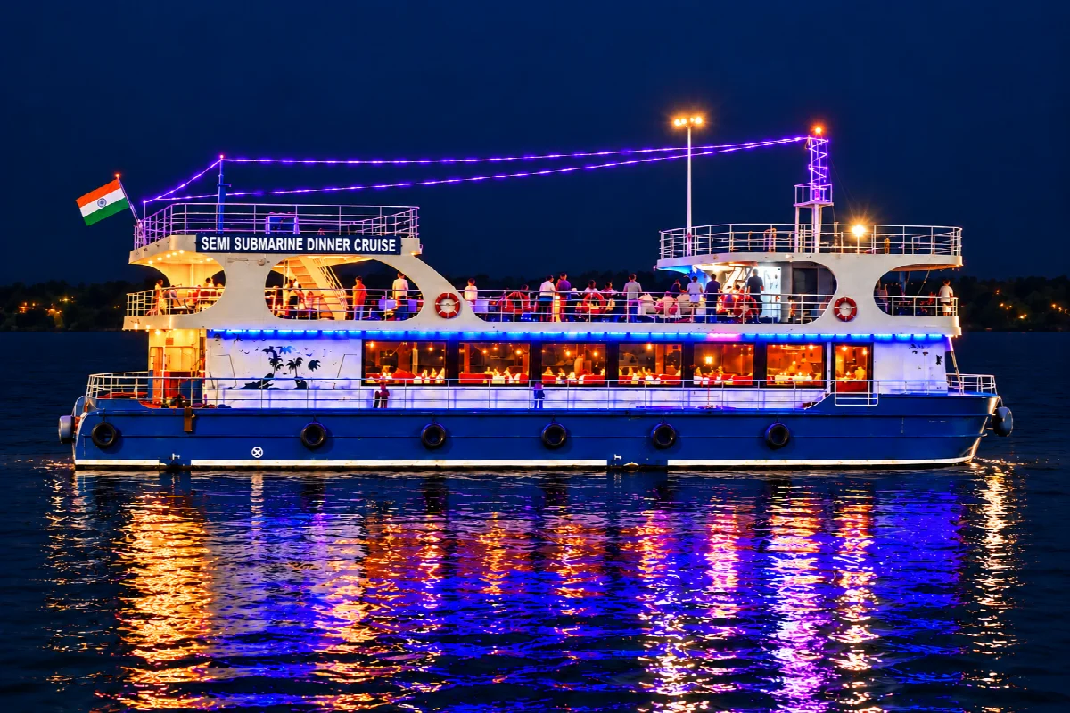 Dinner cruise vessel